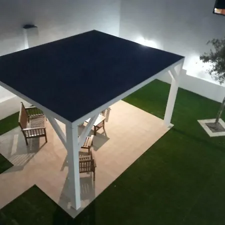 Vendégház White House & B. 3*