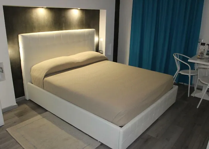 White House & B. 3* Sìnnai