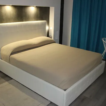 White House & B. 3* Sìnnai